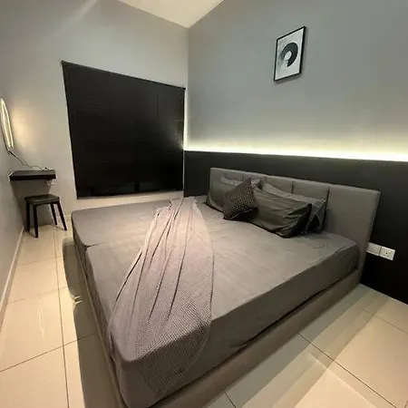 Infinity Pool Netflix 200Mbps Apartment Shah Alam Exterior photo