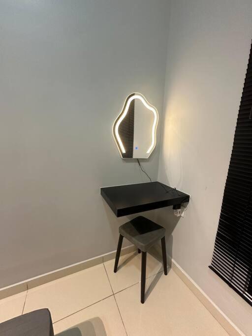 Apartemen Infinity Pool Netflix 200mbps Shah Alam